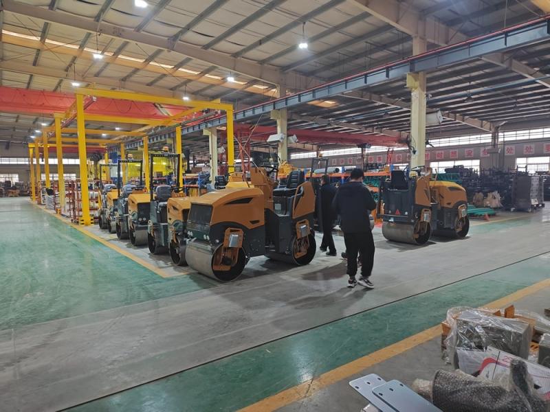 小型壓路機(jī)價格不能盲從，先把知識來學(xué)起！