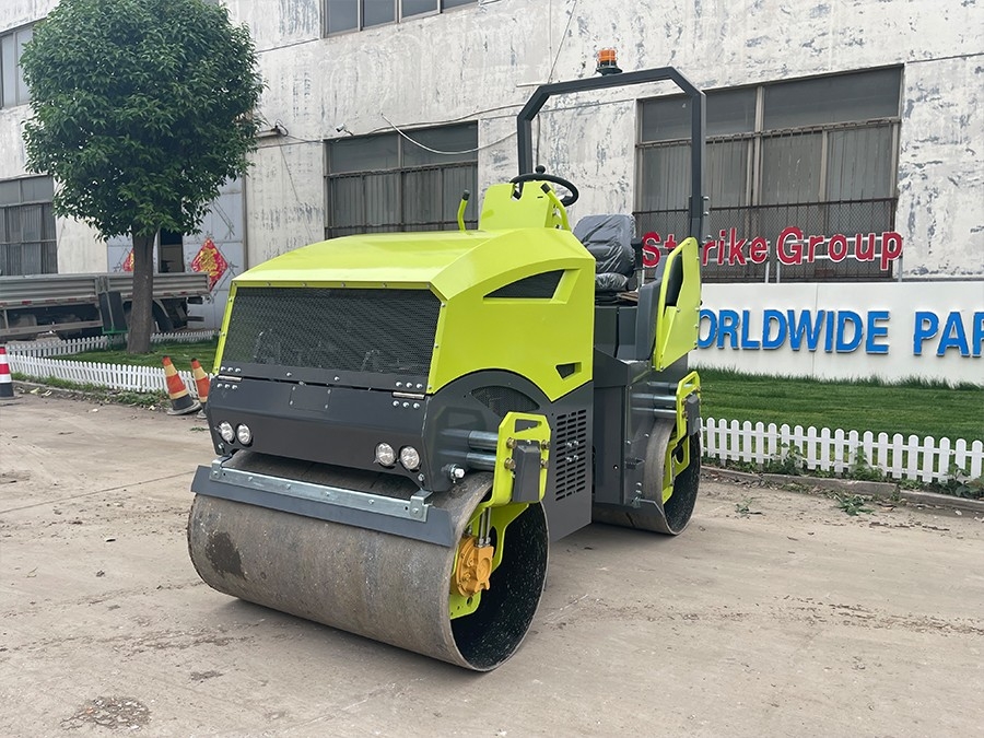 新款3噸小型座駕式壓路機BM3000